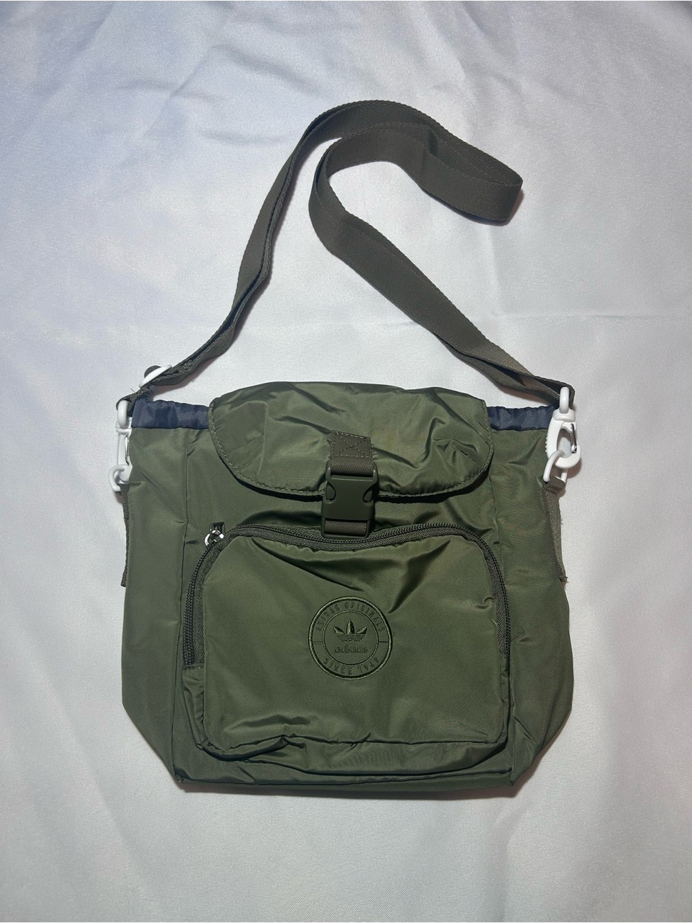 Olive Green Adidas Mini 3.0 Nylon Streetwear Athleisure Backpack/Shoulder Ba - Picture 2 of 10